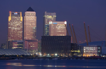 Canary wharf at dawn - the start of a new day