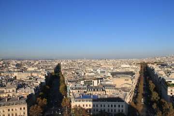 Fototapeta na wymiar Panorama de Paris vue depuis le sommet de l'Arc de Triomphe à Paris