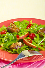 Rucola Salat mit Datteln,Apfel und Tomate