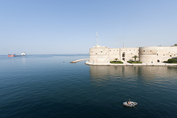 Taranto (Puglia, Italy) - Old castle on the sea