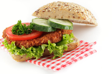 Brötchen mit Cornflakes Schnitzel