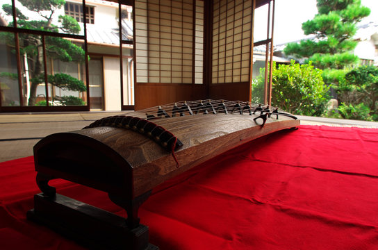 琴と和室
