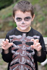 enfant déguisé squelette halloween