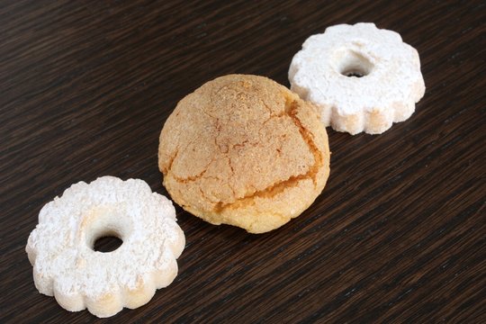 amaretti morbidi di sassello e canestrelli