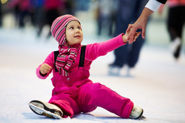Fototapeta premium child leaning skating
