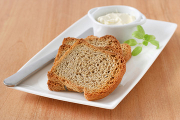 Toasts with cream cheese