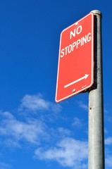 道路標識　駐車禁止　海外