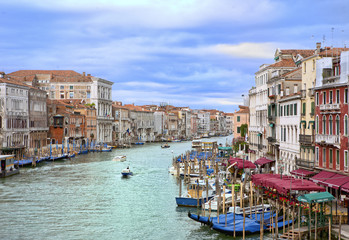 Fototapeta na wymiar View on Grand Canal from Rialto bridge in Venice