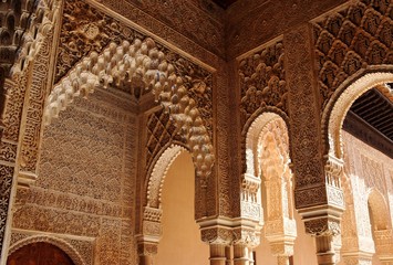 Beautiful carved columns in Alhambra palace