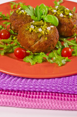 Frikadellen mit Rucolasalat