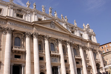 Fototapeta na wymiar Front of Saint Peter's