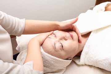 エステ　女性　シニア