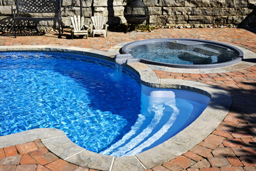 Swimming pool with hot tub - 36777512