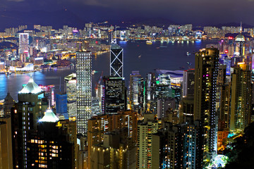 Naklejka premium Hong Kong skyline at night
