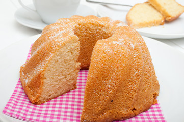Guglhupf Cake