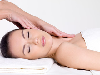 Massage of head
