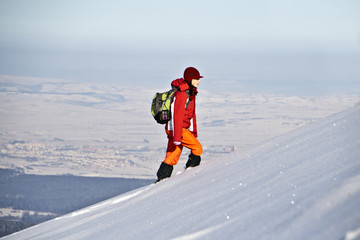 Fototapeta na wymiar Woman hiking in winter