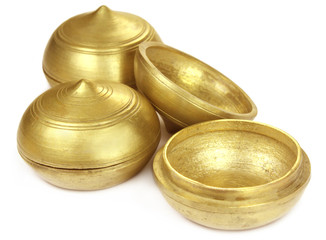 Antique brass pots for multipurpose uses