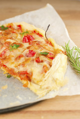 Tart with tomato and cheese