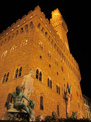 Palazzo Vecchio in Florenz bei Nacht © kuegi