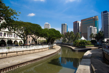 Fototapeta na wymiar Kuala Lumpur: widelec w rzece
