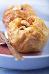 Baked apples