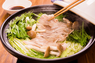 キャベツと豚肉の酒蒸し