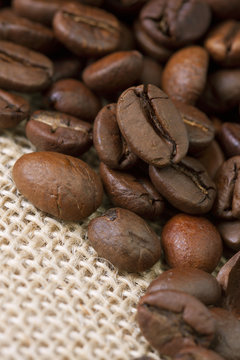 granos de café en macro