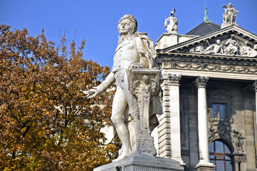 Fototapeta na wymiar Wolfgang Amadeus Mozart pomnik, Wiedeń