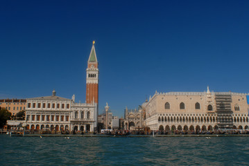 Fototapeta na wymiar Kościół Widok na morze placu Świętego Marka, wieża Wenecja, Wenecja Euganejska