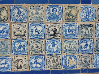 mattonelle di ceramica  dipinte  a mano