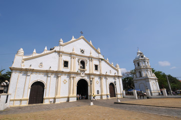 Fototapeta na wymiar Kościół z 17 wieku w Filipiny