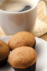 Coffee and cinnamon muffins