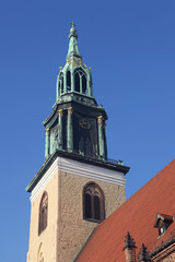 Fototapeta na wymiar Wieża Kościoła Mariackiego w Berlinie