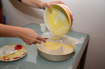 Preparazione torta allo yogurt