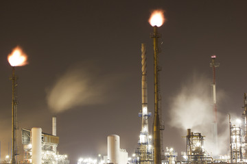 Oil-refinement plant