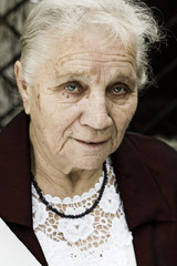 Portret starszej pani - obrazy, fototapety, plakaty