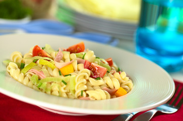 Pasta salad with leek, cherry tomato,bell pepper and ham