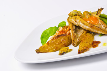 Gebratene Dorade mit Meeresfrüchte und Grüne Bohnen