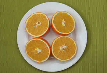 frische Orangen aufgeschnitten