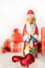 Nikolaus mit Christbaumkugeln