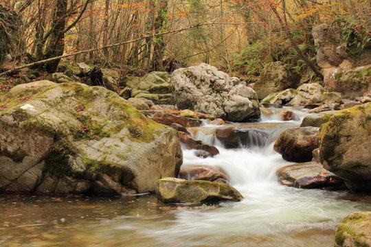 Ruta del Alba o Foces del Lla&iacute;mo. R&iacute;o Alba.