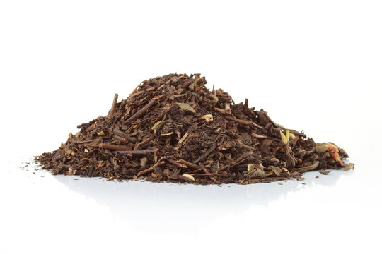 the spice clove in a pile