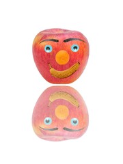 Apfelgesicht mit Spiegel