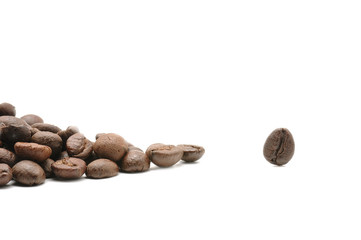 Obraz premium Chicco di caffe solitario /Coffee bean lone