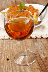 VINO AMBRATO SICILIANO E FAGOTTINI AL SUGO