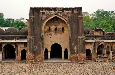 Gordijnen Rovine moschea di Begumpur, New Delhi © lamio