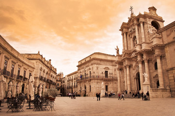 Fototapeta na wymiar Piazza del Duomo ? Syracuse - Sicile Italie