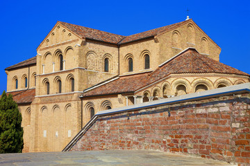 Fototapeta na wymiar italie, venise : murano, église ss maria donato