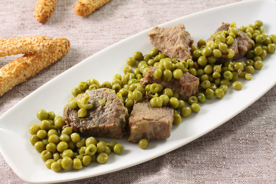 Spezzatino di carne con piselli - Meat stew with peas